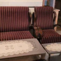 مبلمان ۸ نفره در حد نو و شیک به همراه میز و عسلی