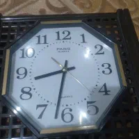 فروش دو عدد ساعت دیواری سالم