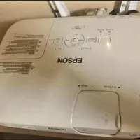 ویدئو پروژکتور epson اصل|تلویزیون و پروژکتور|تهران, جوادیه|دیوار