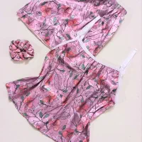 سه تیکه ساتن|لباس|شیراز, هفت تنان|دیوار