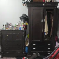 کمد و دراور کشو ها سالم هستش کاملا