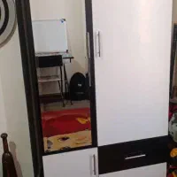 سرویس خواب شامل کمد تخت عسلی در حد