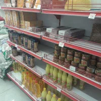 قفسه ایستاده