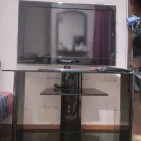 تلوزیون و میز