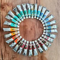 رنگ و بوم و سه پایه