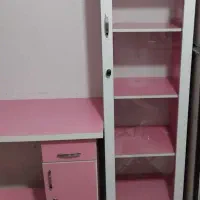 میز تحریر وکتابخانه