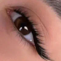 کاشت مژه  و لیفت ابرو با تخفیف 40% به مدت محدود