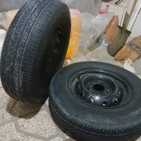 یک جفت لاستیک و رینگ پیکان