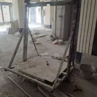 سبد بالابر داخل آسانسور
