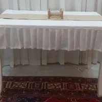 میز نهار خوری سفید تمیز