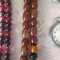 تسبیح و ساعت جیبی|کلکسیون اشیاء عتیقه|شاندیز, |دیوار