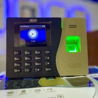 دستگاه حضور و غیاب اثر انگشت و کارت