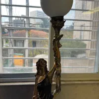 اباژور مجسمه بانو مشعل و میزش|چراغ خواب و آباژور|رشت, گلباغ نماز|دیوار