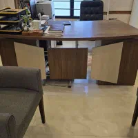 میز ال مدیریتی بزر‌گ