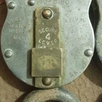 پنج عدد قفل قدیمی|کلکسیون اشیاء عتیقه|مسجد سلیمان, |دیوار