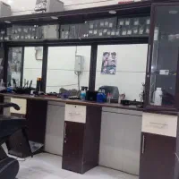 آینه و میز کار آریشگاه