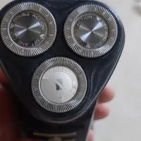 یک عدد ریش تراش شارژی مردانه سالم|آرایشی، بهداشتی، درمانی|فولادشهر, A6|دیوار