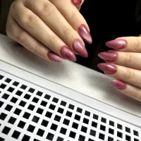 خدمات کاشت ناخن. ترمیم. ژلیش. طراحی