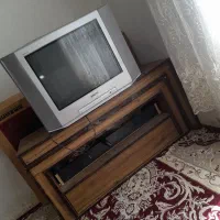 میز و تلوزیون در حد