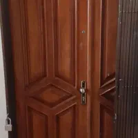 درب چوبی و آکاردوعی همراه کم درب