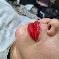 تتو و مژه و اکستنشن و لیفت و لمینت مژه