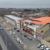 135متر/مغازه/برخیابان اصلی/جنب استخر پرتردد امیران