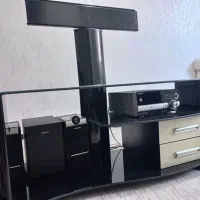 میز و دستگاه سی دی و باند