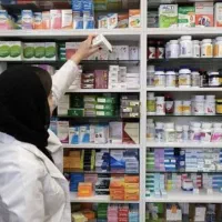 پرسنل فروش محصولات آرایشی در داروخانه