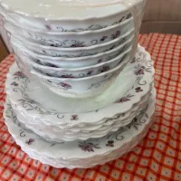 ی سری ظروف نو و در حد ب فروش میرسه