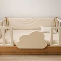 تخت چوبی کودک به همراه تشک و ست کامل پتو و روتختی