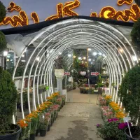 فروشنده خانم و اقا