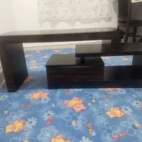 یک عدد میز تلویزیون درحدنو ویک تخته گلیم ۹۰× ۴|گلیم، جاجیم، گبه|رشت, عینک|دیوار