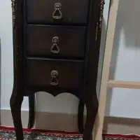 میز تلفن دارای سه کشو