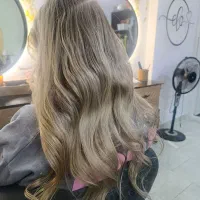 کاشت ناخن  . فیروز ابرو . رنگ و لایت تخصصی