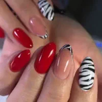 خدمات کاشت و ترمیم ناخن