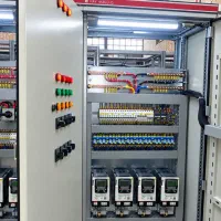 برقکار صنعتی PLC ساختمان عیب‌یابی تابلوبرق اینورتر