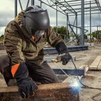 استخدام نیرو جوشکار