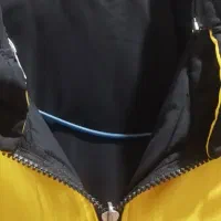 کاپشن|لباس|عجب شیر, |دیوار