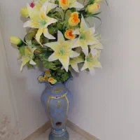 گل با گلدان