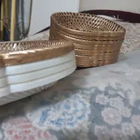 هاون  و سبد نان و سبزی