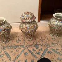 یک کاپ و دو عدد گلدان چینی