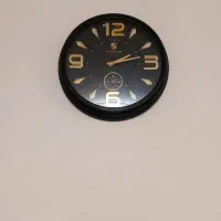 ساعت رو دیواری فروشی میباشد