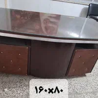 میز فلزی