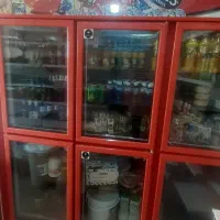 یخچال مغازه درحال کار کردن میباشد