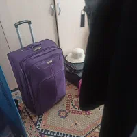 چمدان خوش رنگ بزرگ