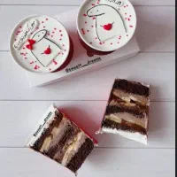 کیک های لیوانی و اسلایس خانگی و نان پیتزایی