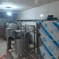 خط کامل یک تن لبنیات سنتی
