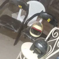 میز کامپیوتر بهمراه صندلی گردان ومقدار لوازم دیگر