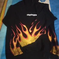 سوییشرت ی بارتن خورده کلاهدارطرح شعلههای اتش بهاره