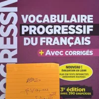 کتاب فرانسوی Vocabulaire progressif|کتاب و مجله آموزشی|رشت, پیرسرا|دیوار